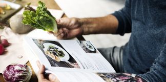 La Letra, Con Buena Comida Entra