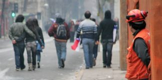 Encuesta: 71% de los chilenos no cree que le hayan llegado “tiempos mejores”