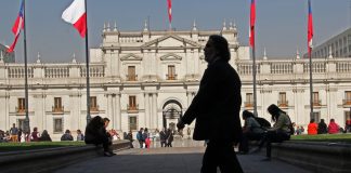 Novena Baja Consecutiva Presidencial: Gobierno Cuesta Abajo y no Logra Detener la Caída