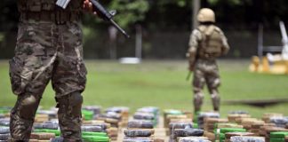 El Riesgo de Vincular Narcos con Soldados