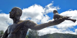 Honor a los Héroes de Neltume