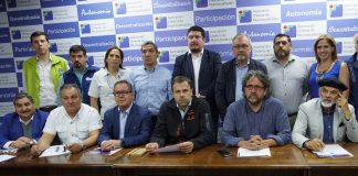 Municipios de Chile Claman por un Nuevo Pacto Social a Piñera