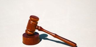 Justicia falla a favor de ex funcionarios que denunciaron maltrato en la Seremi de Vivienda de la Región Metropolitana