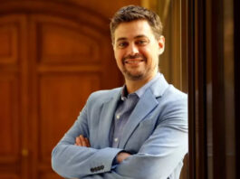 Manouchehri en Congreso Jóvenes Futuro: “Chile debe disputar las reglas del mundo digital”