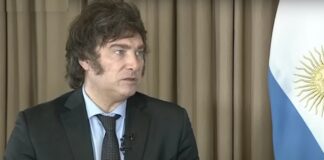 Milei otra vez de viaje mientras la economía y la crisis social golpean a Argentina