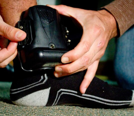 Licitación de tobilleras electrónicas y lecciones aprendidas