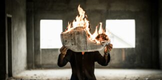 Colegio de Periodistas acusa a El Mercurio de ejercicio ilegal de la profesión