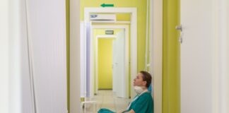 Colegio de Enfermeras denuncia suicidio de colega por maltrato laboral