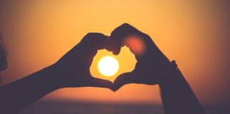 Registro Civil conmemora 10 años del Acuerdo de Unión Civil: casi 100 mil parejas han formalizado su vínculo en Chile