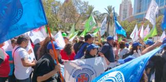 Gremios de Salud proponen celeridad en proyecto de reajuste en las afueras del Congreso