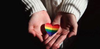 Red Nacional de Mapadres califica de «violencia institucional» la Circular N°8 del Minsal y acusa inconstitucionalidad en nuevas exigencias para niñeces trans