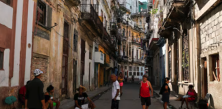 El falso dilema de “castigar al pueblo para liberarlo”