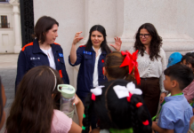 Pioneras en la exploración de la Fosa de Atacama: científicas chilenas son recibidas en La Moneda.