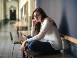 Ciencia chilena en la élite de la ergonomía: Estudio ISL – UDA revela cómo el «clima escolar» enferma más a las profesoras