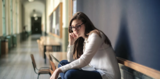 Ciencia chilena en la élite de la ergonomía: Estudio ISL – UDA revela cómo el «clima escolar» enferma más a las profesoras