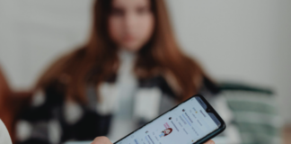 Menos digital, más humano: la nueva dinámica escolar tras limitar el uso de celulares