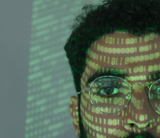 ¿Cómo reconocer la desinformación en tiempos de la inteligencia artificial?