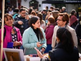 Karina Delfino: “Estamos generando identidad quintanormalina con la nueva tarjeta comunal Soy Quinta”