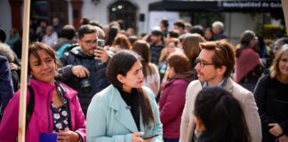 Karina Delfino: “Estamos generando identidad quintanormalina con la nueva tarjeta comunal Soy Quinta”