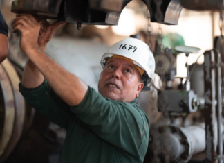 El trabajador (a) que aprendió a salvarse solo