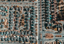 Gobernar territorios desiguales: Municipalismo, distribución fiscal y poder local en Chile