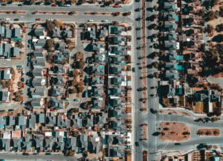 Gobernar territorios desiguales: Municipalismo, distribución fiscal y poder local en Chile