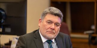 Diputado Venegas plantea su inquietud por incumplimiento del criterio 80/20 en embajadas chilenas