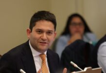 Diputado César Valenzuela pide citar a subsecretario del Interior por salida de 33 seremis: “Se está cayendo un seremi cada cuatro días”