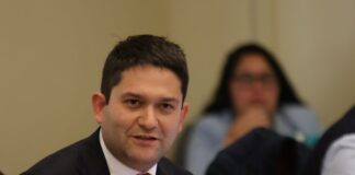 Diputado César Valenzuela pide citar a subsecretario del Interior por salida de 33 seremis: “Se está cayendo un seremi cada cuatro días”