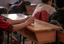 Colegio de Profesores desafía a Quiroz a pasar tres días en una escuela pública para que viva la realidad tras los graves recortes al presupuesto de educación